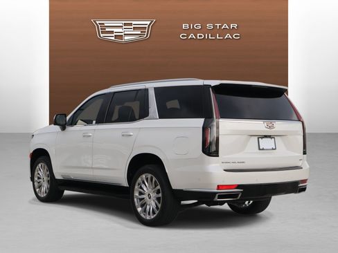 Used 2024 Cadillac Escalade Premium Luxury RWD image 3