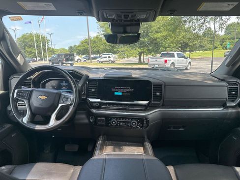 Used 2024 Chevrolet Silverado 3500 LTZ w/ LTZ Plus Package AWD/4WD image 5