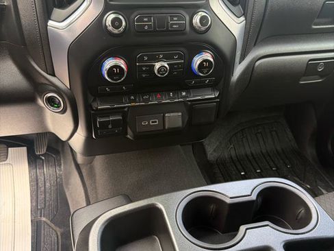 Used 2021 GMC Sierra 1500 SLE w/ Enhanced Capability Package AWD/4WD image 8