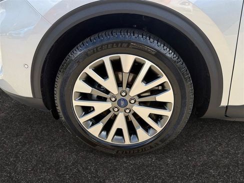 Used 2020 Ford Escape Titanium AWD/4WD image 16