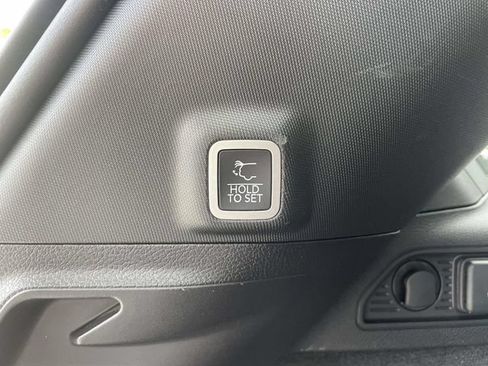 Used 2023 Jeep Grand Cherokee Overland AWD/4WD image 14