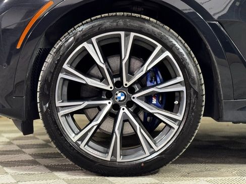 Used 2022 BMW X7 M50i image 4