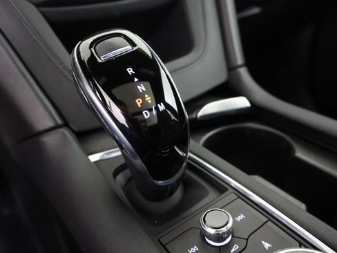 Used 2021 Cadillac XT5 Premium Luxury image 3