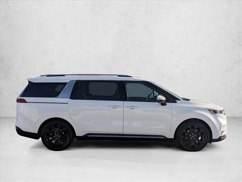 Used 2022 Kia Carnival SX Prestige FWD image 4