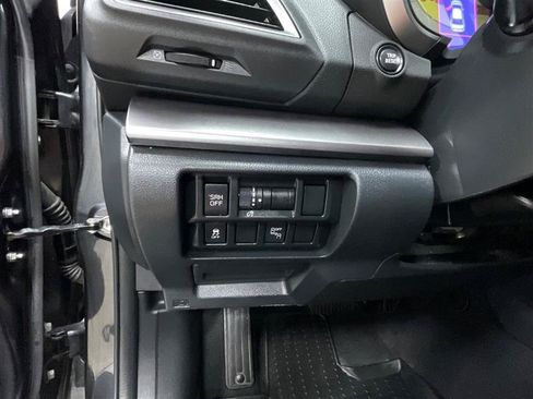 Used 2019 Subaru Crosstrek 2.0i Limited w/ Moonroof Package w/Navigation AWD/4WD image 21