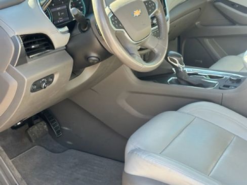 Used 2021 Chevrolet Traverse Premier image 8