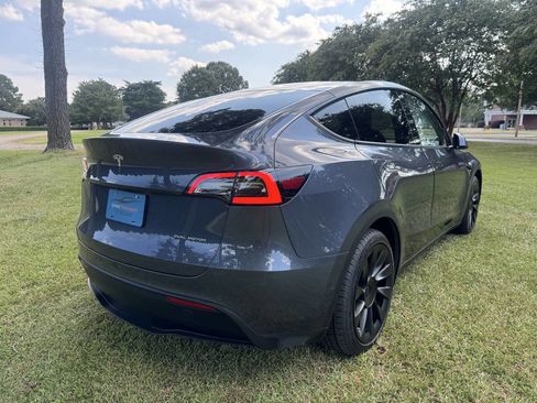 Used 2020 Tesla Model Y Long Range image 8