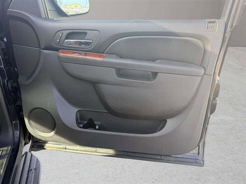 Used 2012 Chevrolet Suburban LT w/ Luxury Package image 21