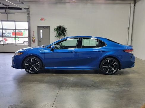 Used 2018 Toyota Camry XSE FWD image 8