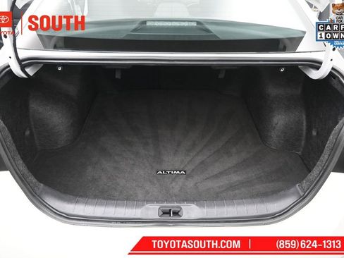 Used 2025 Nissan Altima 2.5 SV FWD image 25