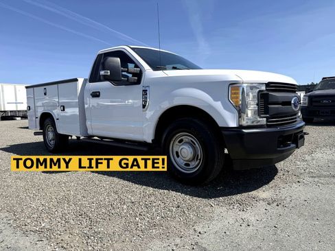 Used 2017 Ford F250 XL w/ Power Equipment Group RWD image 3