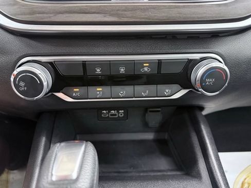 Used 2025 Nissan Altima 2.5 SV FWD image 25