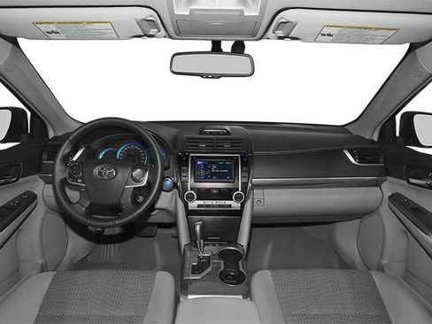 Used 2014 Toyota Camry XLE w/ Leather Package image 9