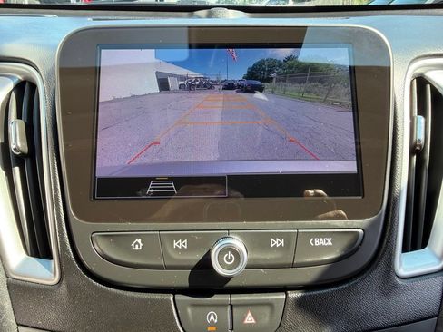 Used 2025 Chevrolet Malibu LS FWD image 29