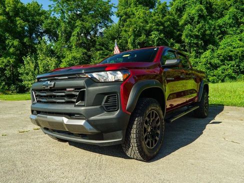 Used 2025 Chevrolet Colorado Trail Boss AWD/4WD image 6