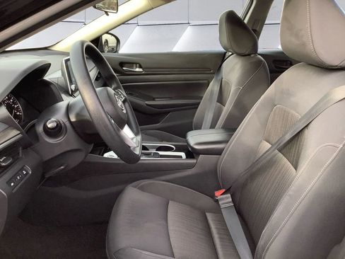 Used 2024 Nissan Altima 2.5 SV image 7