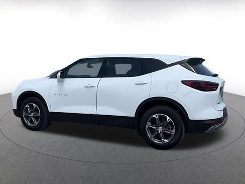 Used 2025 Chevrolet Blazer LT FWD image 9