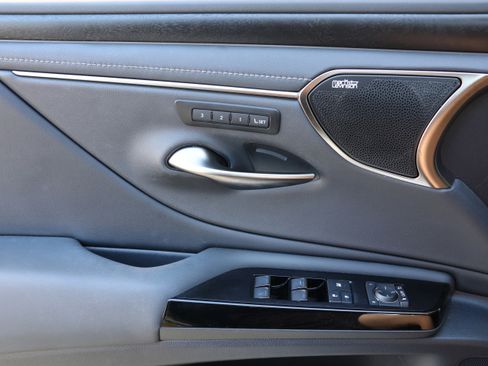 Certified 2024 Lexus ES 350 Ultra Luxury image 12