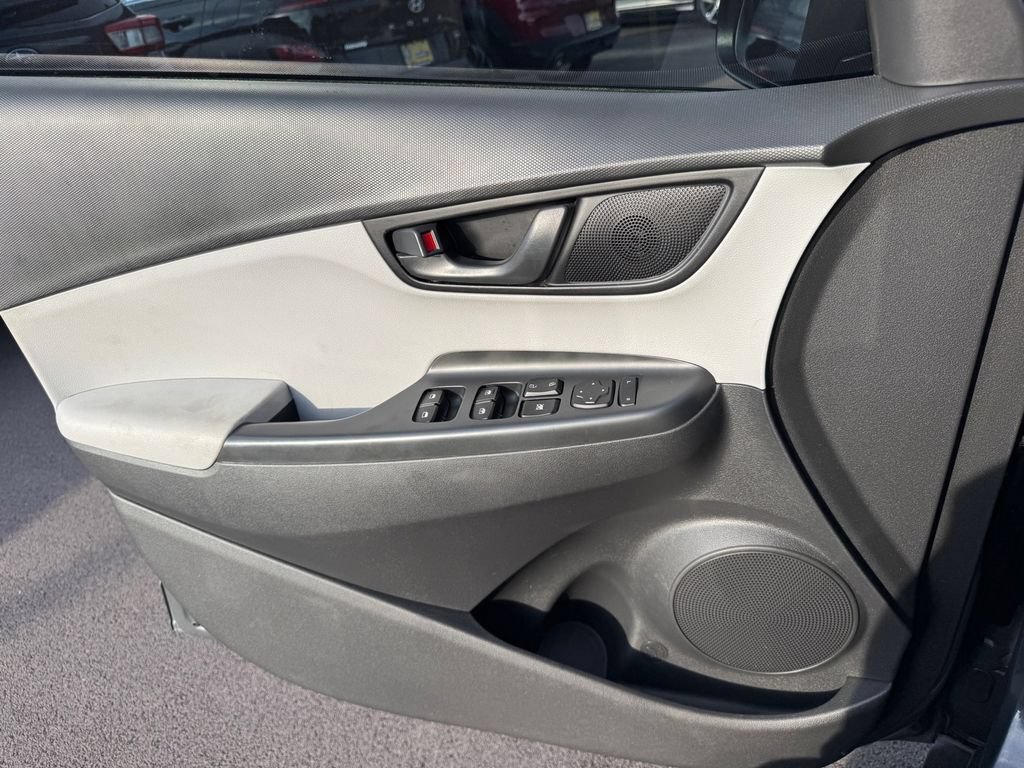 Used 2023 Hyundai Kona SEL FWD image 17