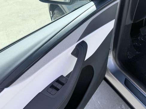Used 2026 Tesla Model Y AWD image 20