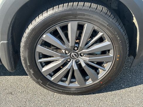 Used 2024 Nissan Pathfinder SL w/ SL Premium Package FWD image 29