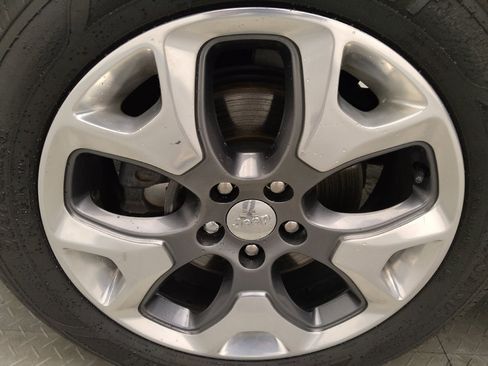 Used 2018 Jeep Compass Limited w/ Navigation Group image 31