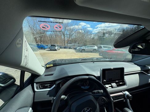 Used 2025 Toyota RAV4 XLE w/ Convenience Package image 31