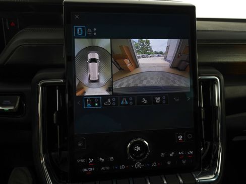 Used 2026 GMC Yukon Denali w/ Denali Reserve Package AWD/4WD image 27