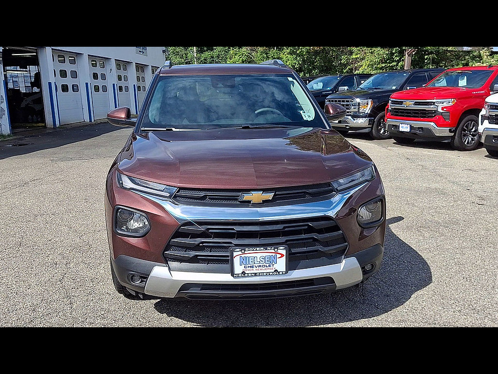 Certified 2023 Chevrolet TrailBlazer LT w/ Convenience Package AWD/4WD image 3