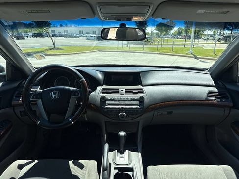 Used 2011 Honda Accord EX image 16