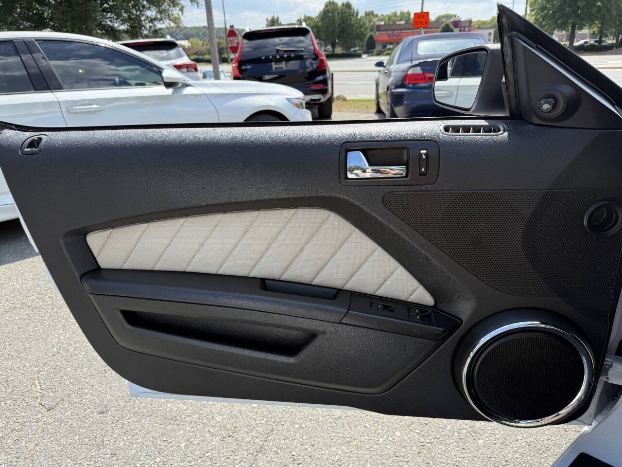 Used 2014 Ford Mustang Premium RWD image 21