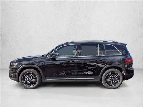 Used 2026 Mercedes-Benz GLB 250 4MATIC image 5