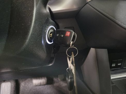 Used 2018 Toyota RAV4 LE w/ All Weather Liner Package AWD/4WD image 19