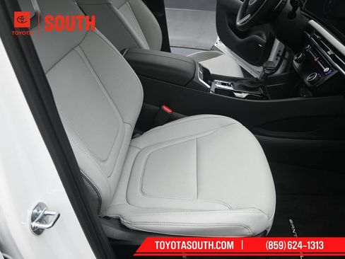 Used 2025 Hyundai Santa Cruz Limited AWD/4WD image 34