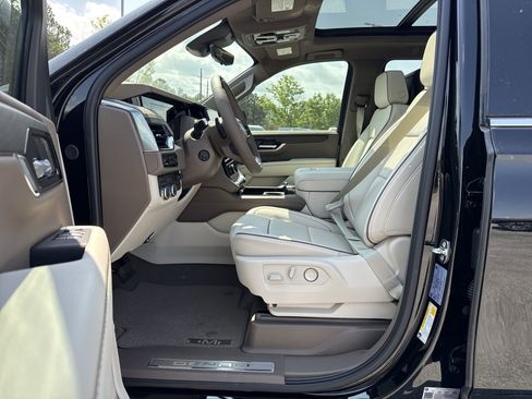 New 2026 GMC Yukon XL Denali w/ Advanced Technology Package AWD/4WD image 16
