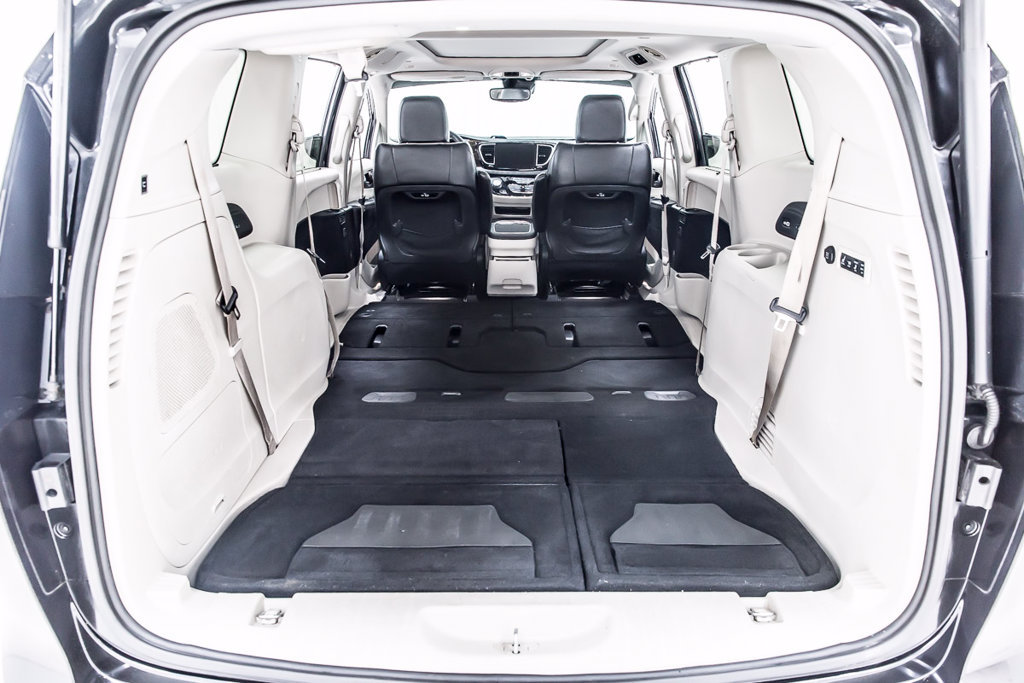 Used 2022 Chrysler Pacifica Limited FWD image 37