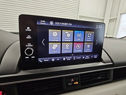 Used 2025 Honda Pilot EX-L image 16