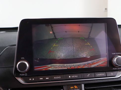 Used 2024 Nissan Altima 2.5 SV FWD image 18
