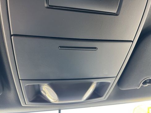 Used 2017 Dodge Grand Caravan SE image 18