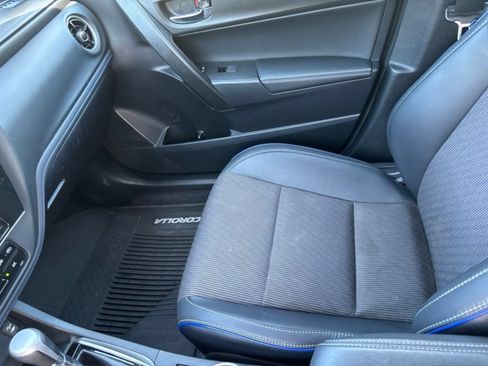 Used 2018 Toyota Corolla SE FWD image 12
