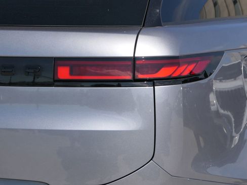 Used 2024 Land Rover Range Rover Sport Dynamic SE image 5