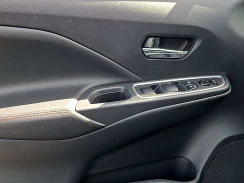 New 2025 Nissan Versa SR w/ Trunk Package FWD image 8