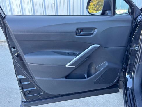 Used 2025 Toyota Corolla Cross AWD Hybrid image 37