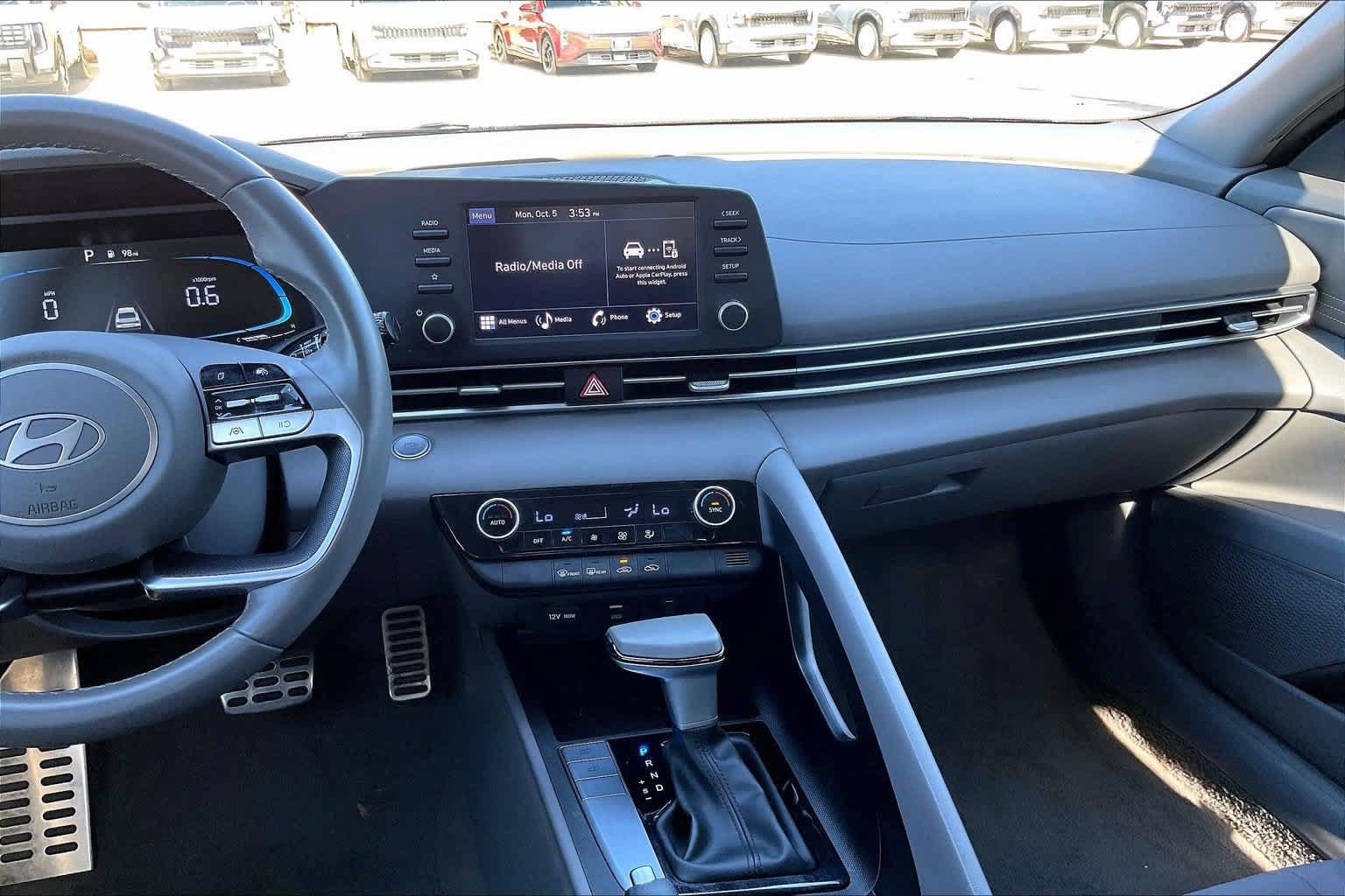 Used 2025 Hyundai Elantra Sport FWD image 13