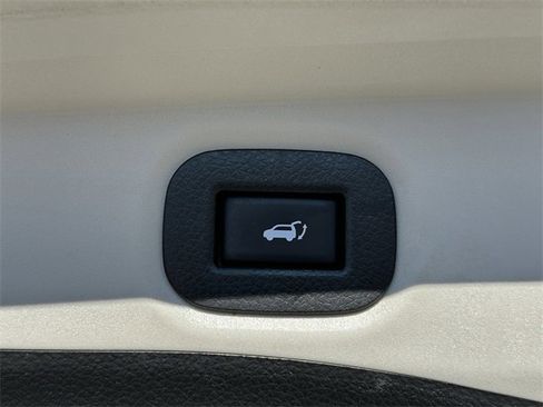 Certified 2020 Nissan Rogue SV image 20