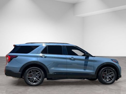 Used 2025 Ford Explorer ST w/ Sun And Sound Package AWD/4WD image 8