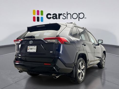 Used 2021 Toyota RAV4 SE image 5