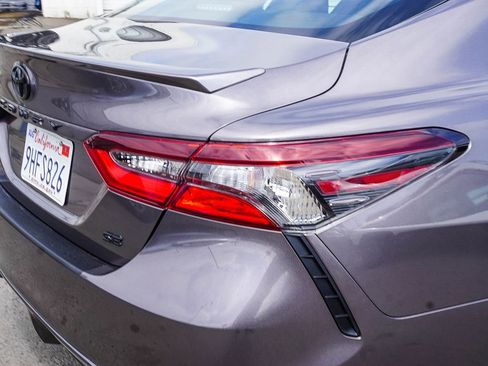 Used 2023 Toyota Camry SE FWD image 7