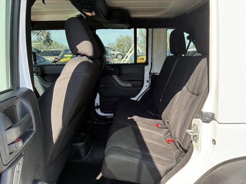 Used 2016 Jeep Wrangler Unlimited Sport w/ Max Tow Package image 4