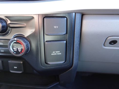 Used 2024 Ford F250 XLT image 40